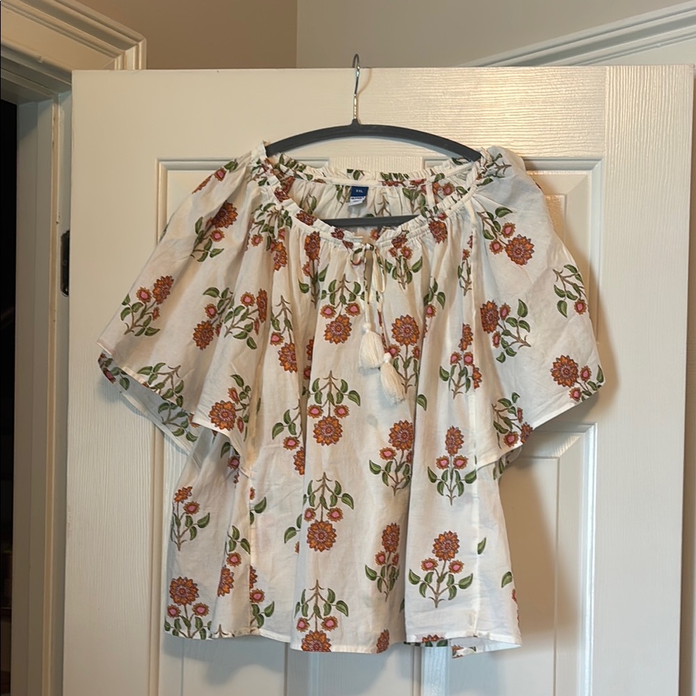 Old Navy Cream and Orange Flutter Sleeve Blouse with Ruffled Tie Front
